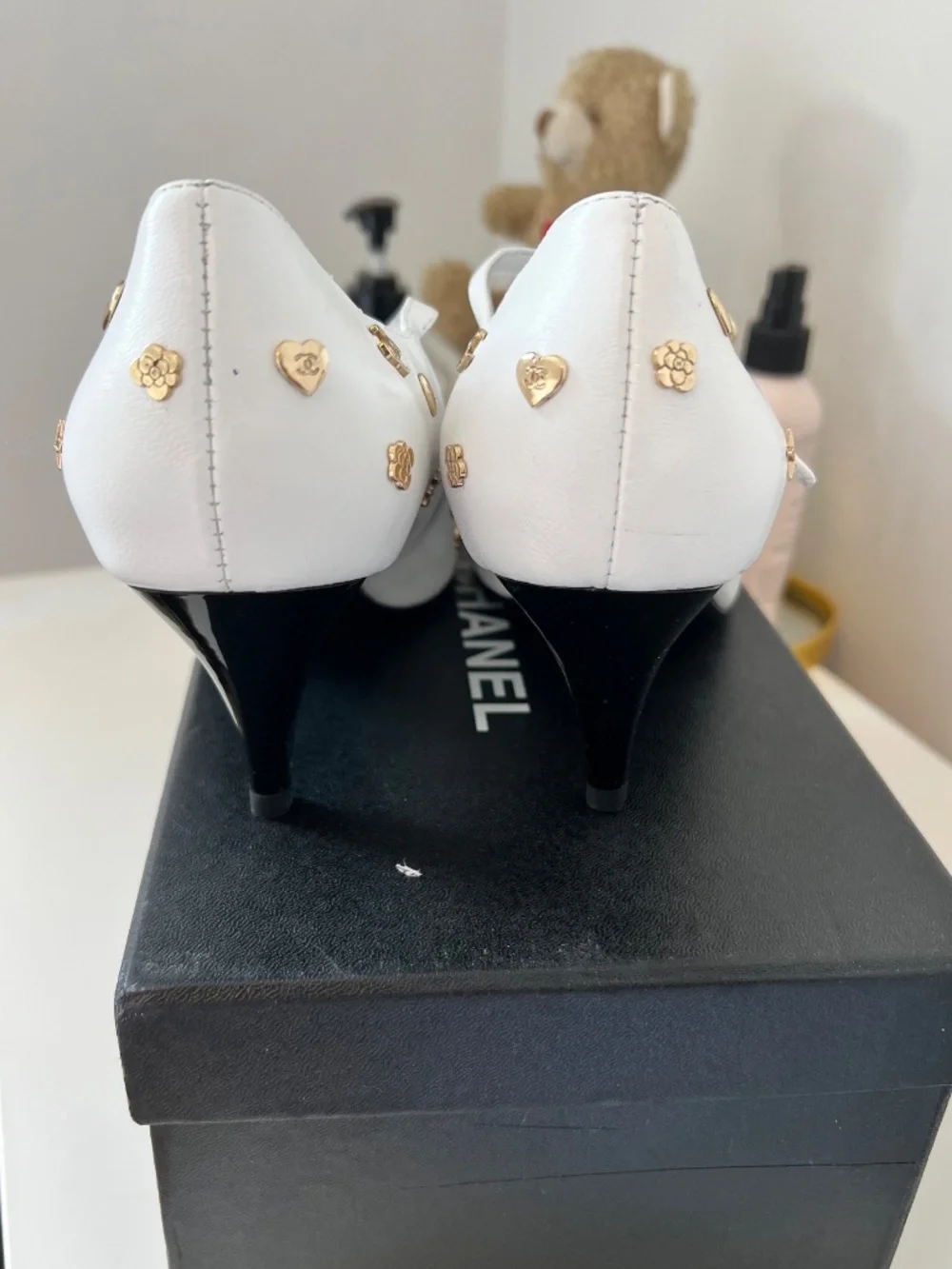 Chanel Patent Cap Toe Charms Mary Jane Pumps SZ 38